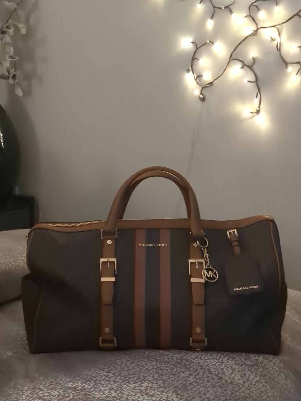 🤎NWOT Michael Kors Brown & Black Stripe Logo Travel Duffle Priced To Sale - Picture 1 of 4